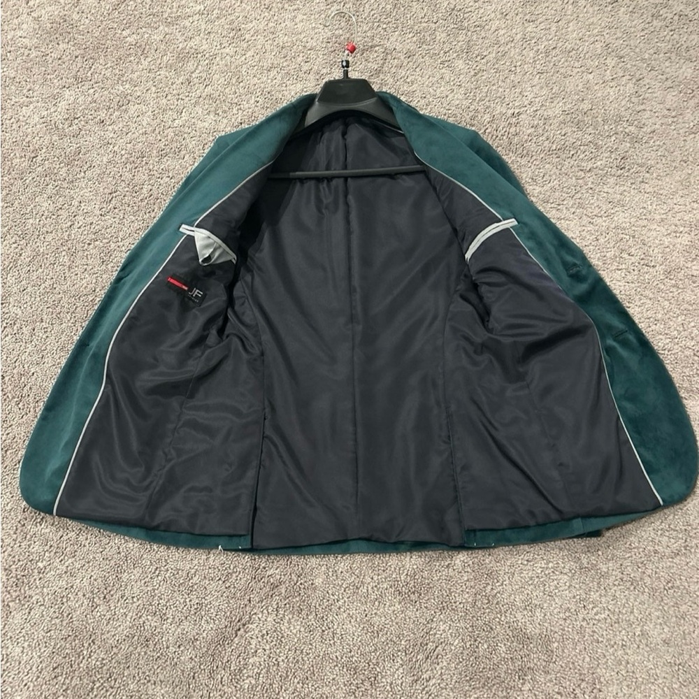 Blazer - Picture 3 of 3